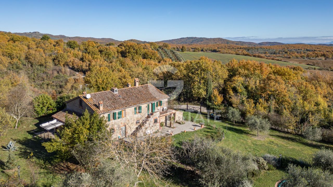 Maison à Montegabbione, Italie, 380.05 m² - image 4