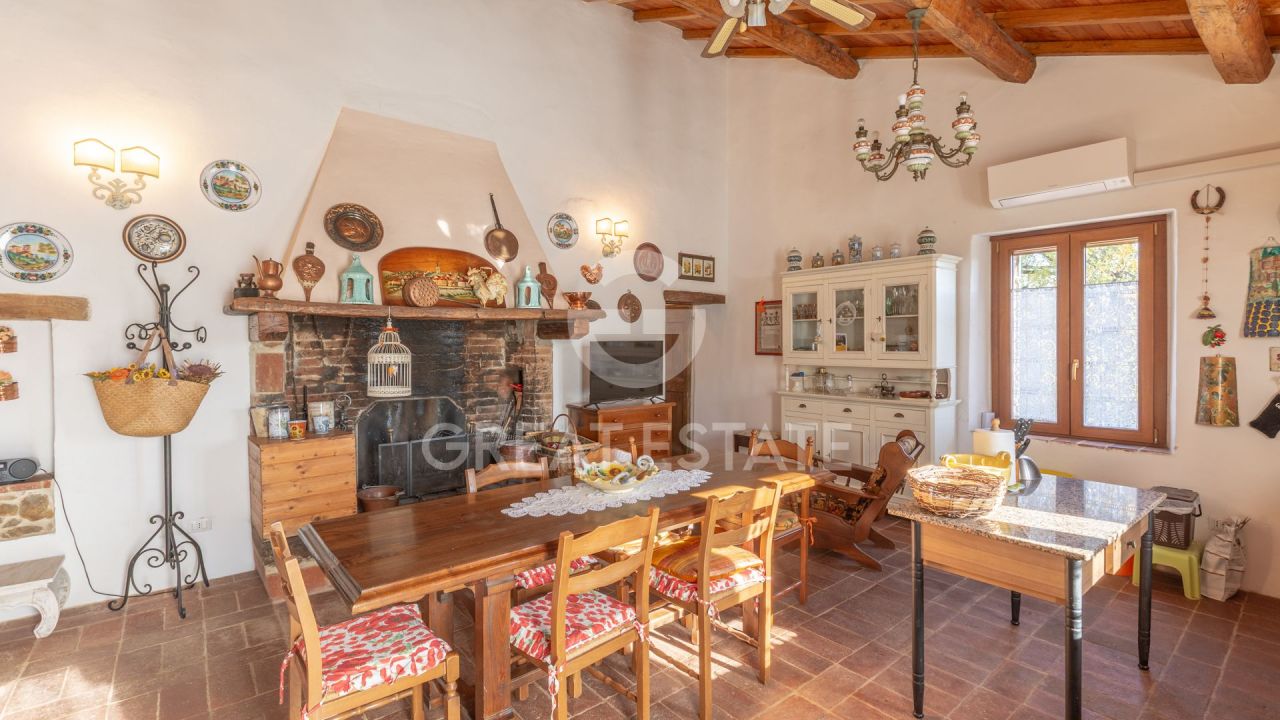 Maison à Montegabbione, Italie, 380.05 m² - image 9