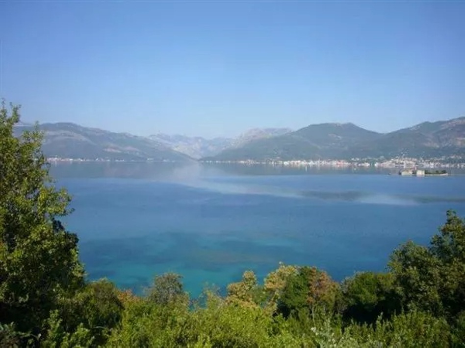 Grundstück in Bogisici, Montenegro, 6 137 m² - Foto 1