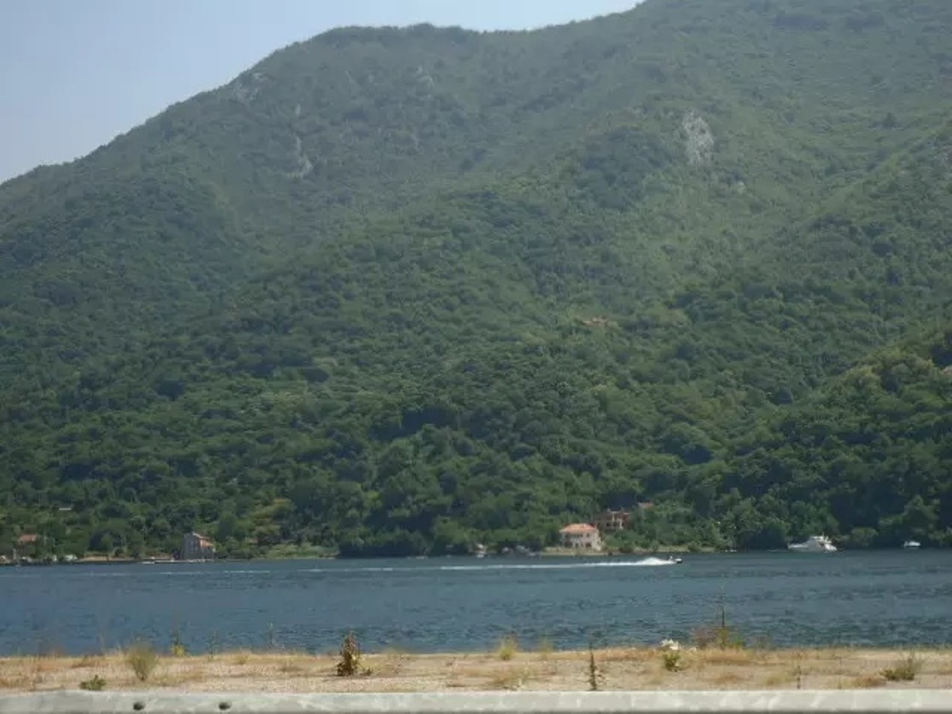 Terreno a Morinj, Montenegro, 20 000 m2 - foto 5