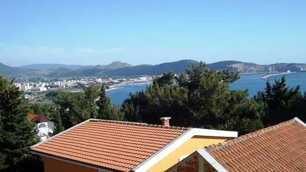 Land in Bar, Montenegro, 2 251 m² - picture 5