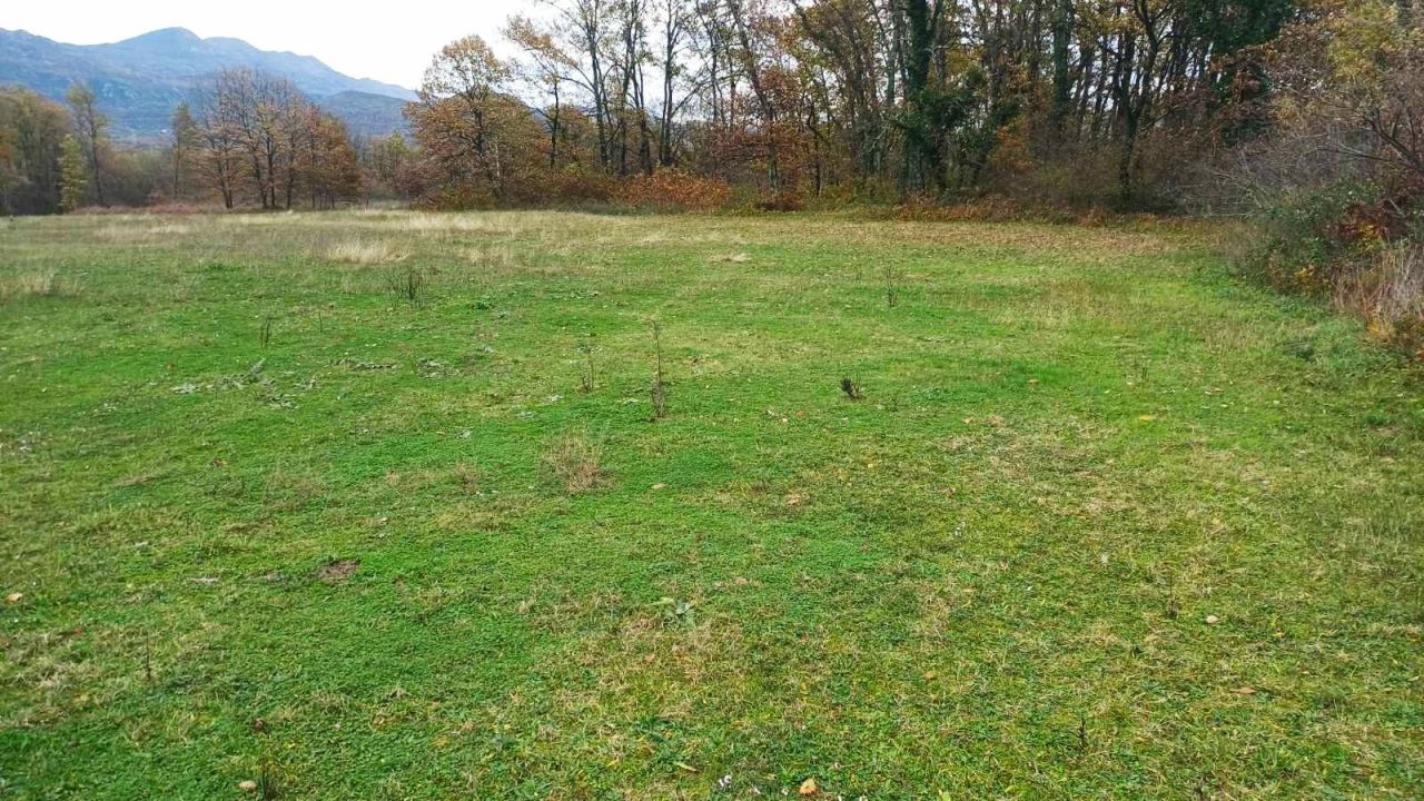 Terreno en Danilovgrad, Montenegro, 3 292 m² - imagen 1