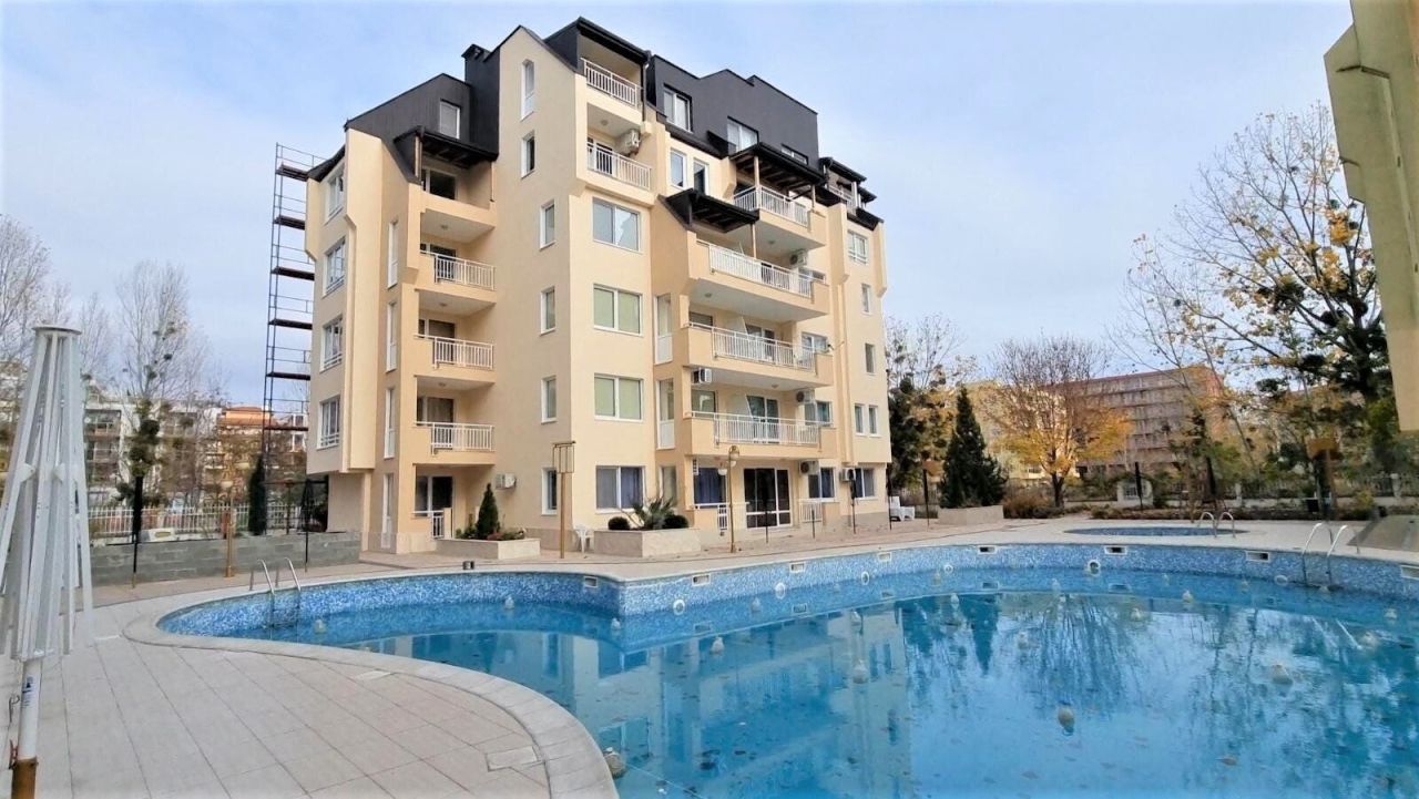 Appartement à Slantchev Briag, Bulgarie, 120 m² - image 1