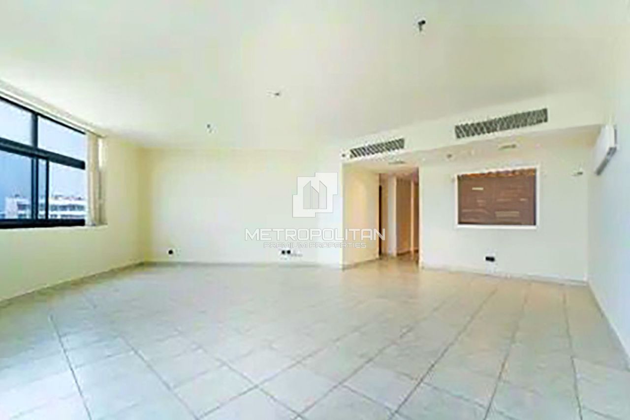 Apartment in Dubai, UAE, 161 m² - picture 2