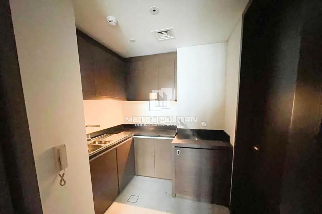 Apartment in Dubai, UAE, 45 m² - picture 3