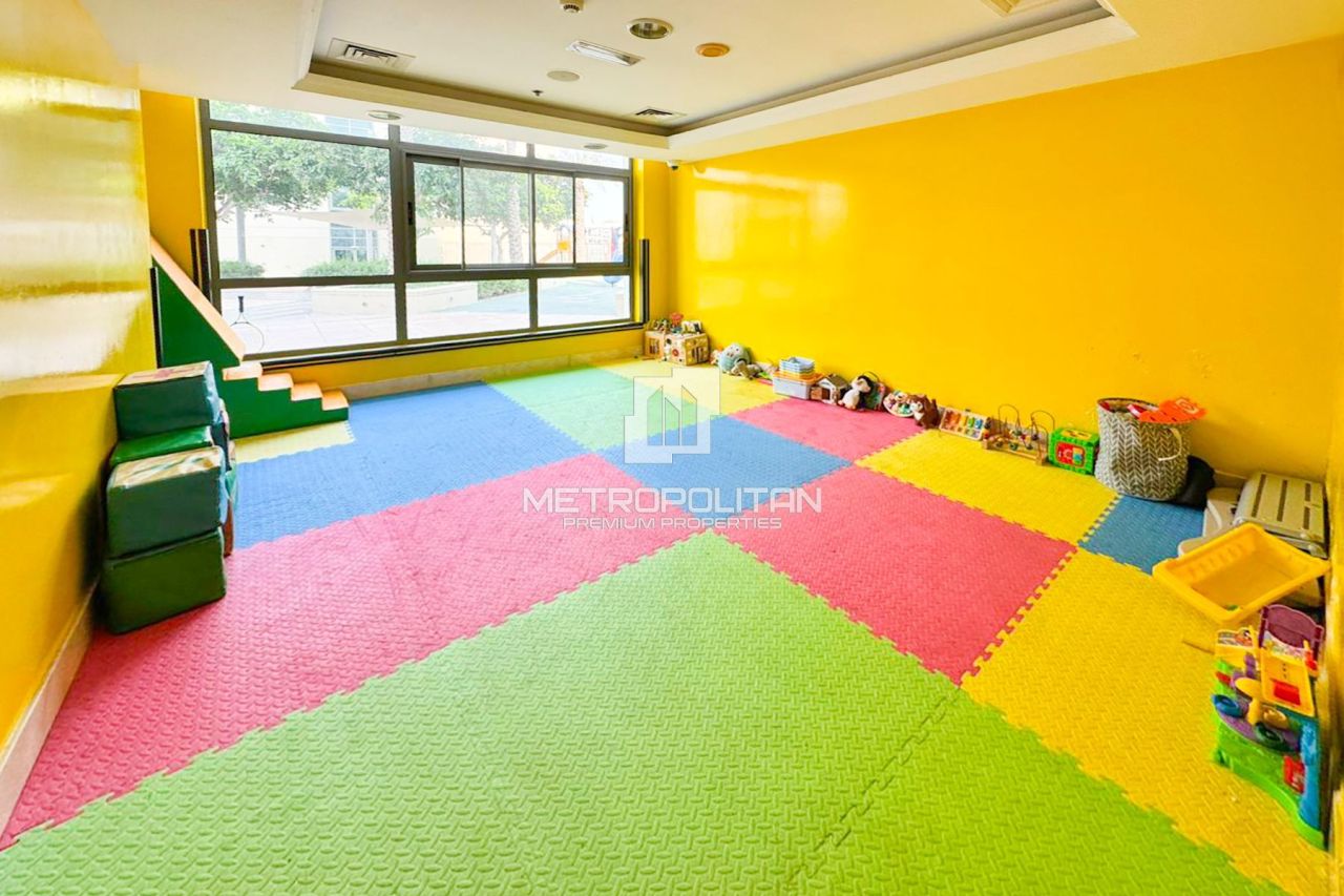 Apartment in Dubai, UAE, 161 m² - picture 12