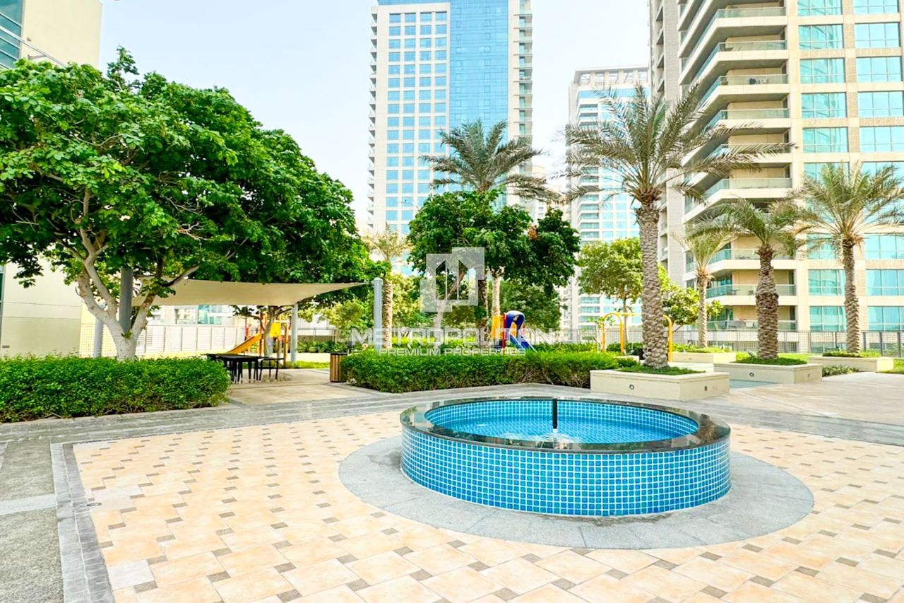 Apartment in Dubai, UAE, 161 m² - picture 13