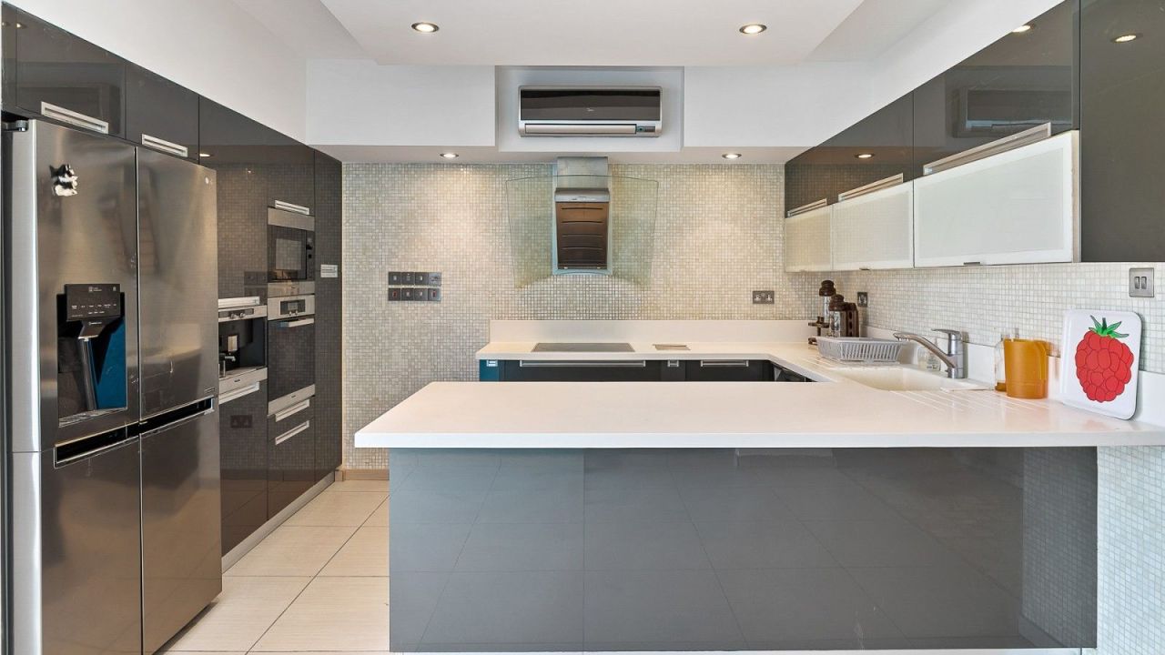 Apartment in Limassol, Cyprus, 201 m² - picture 2