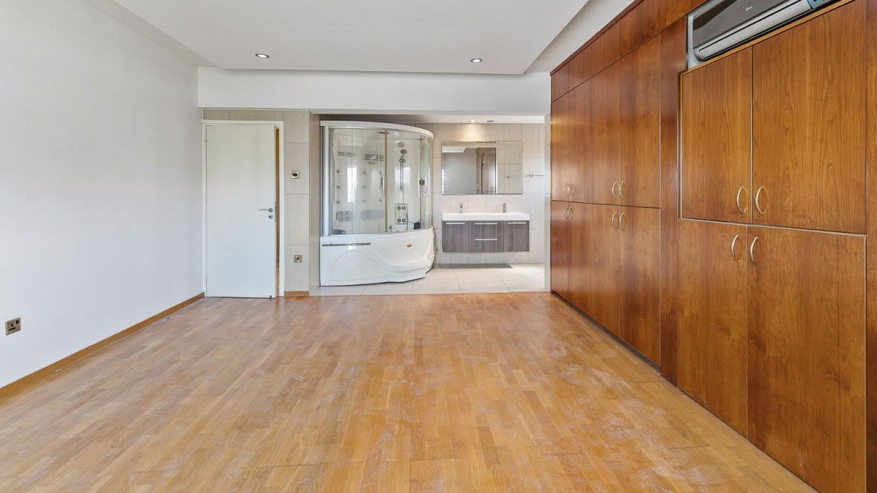 Apartment in Limassol, Cyprus, 201 m² - picture 8