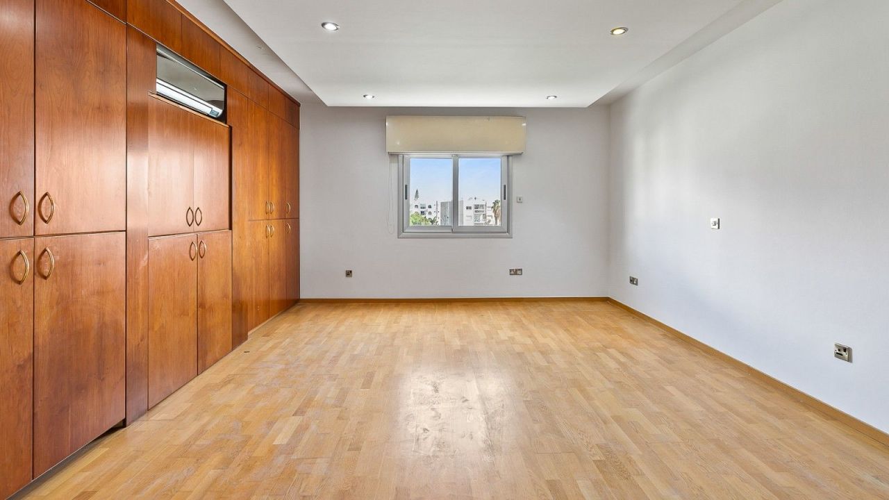 Apartment in Limassol, Cyprus, 201 m² - picture 16