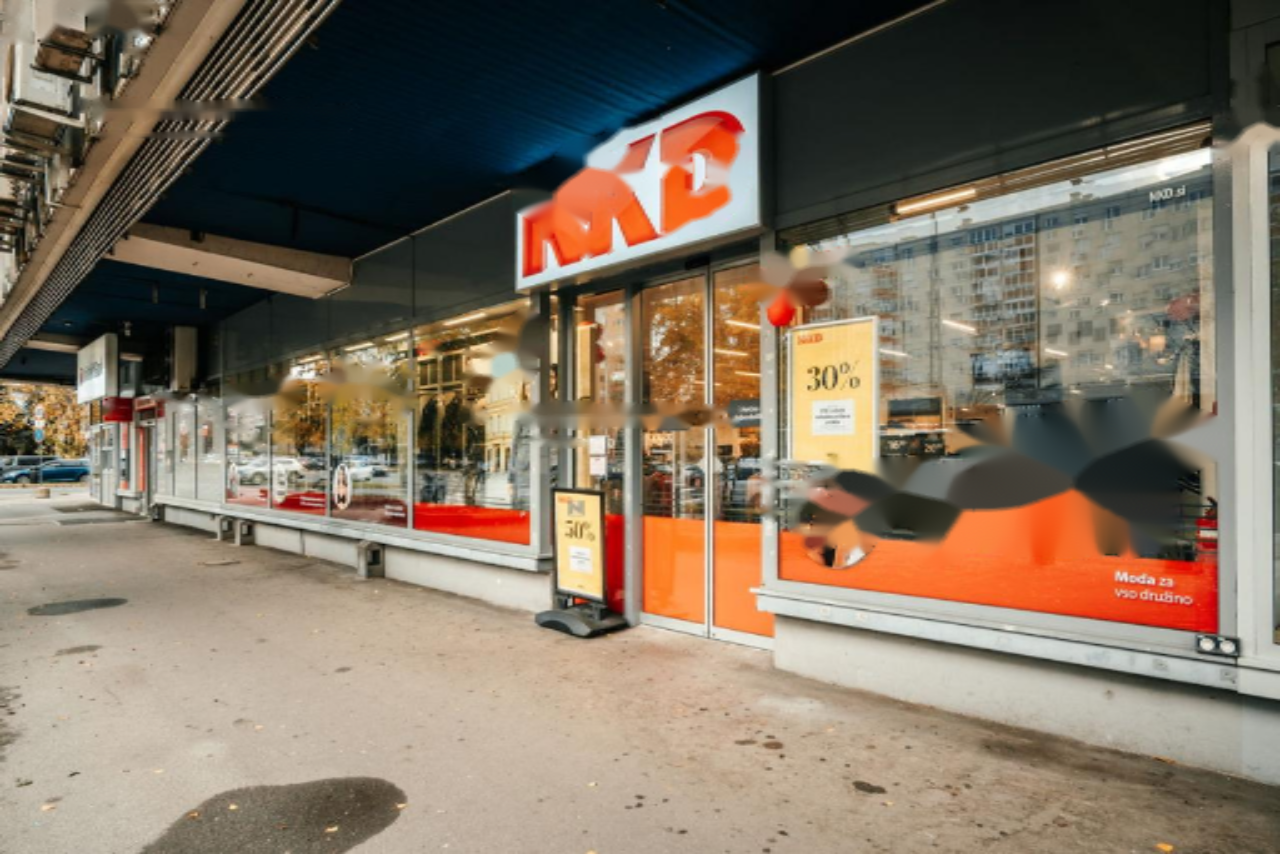 Oficina en Liubliana, Eslovenia, 351 m² - imagen 2