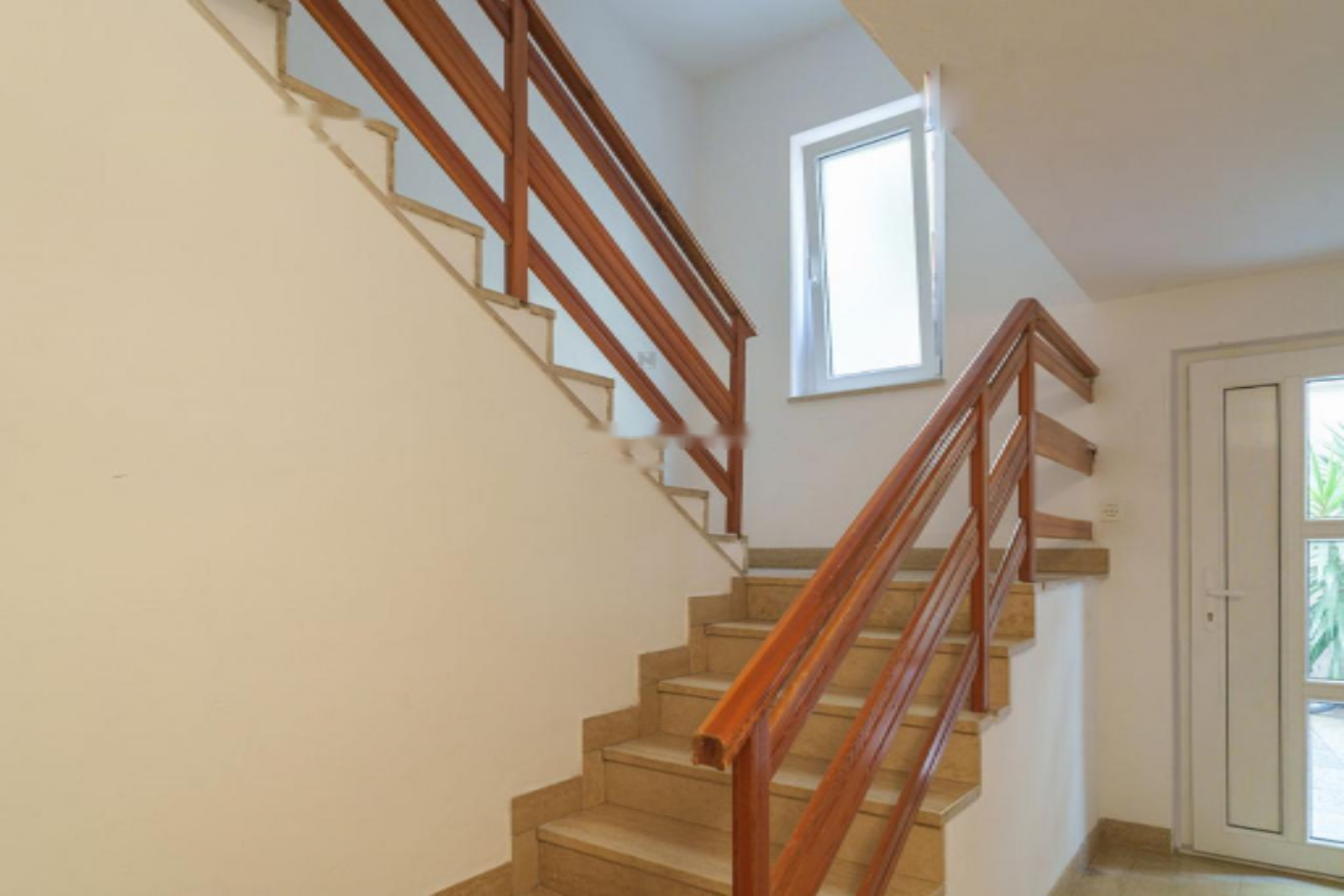 Flat in Koper, Slovenia, 30 m² - picture 3