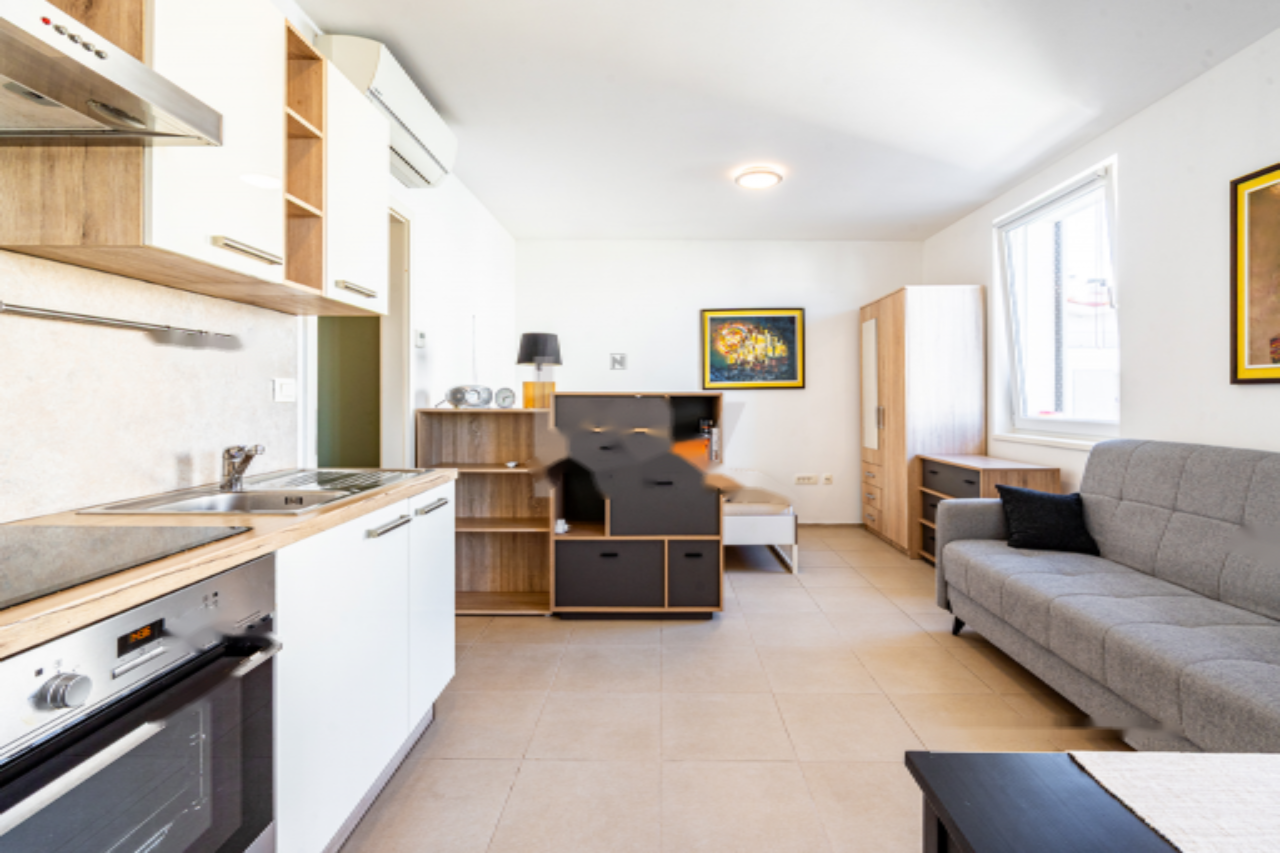 Flat in Izola, Slovenia, 33 m² - picture 4