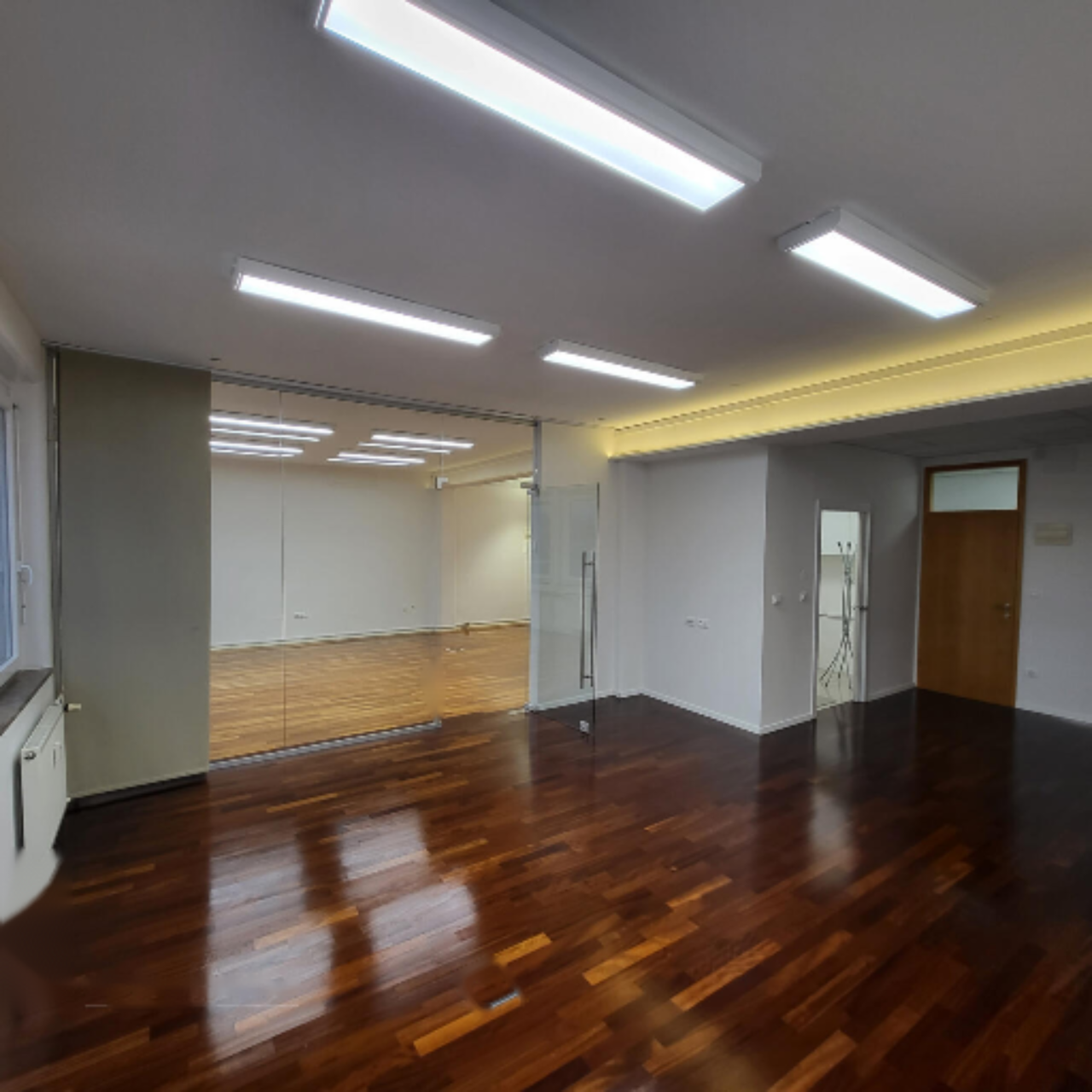 Oficina en Liubliana, Eslovenia, 80 m² - imagen 5