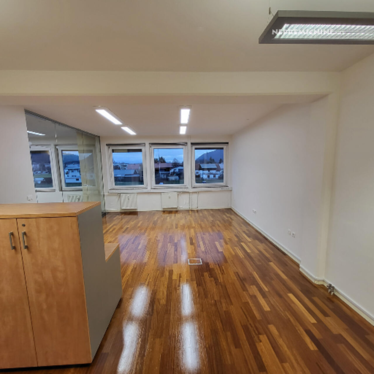 Oficina en Liubliana, Eslovenia, 80 m² - imagen 9