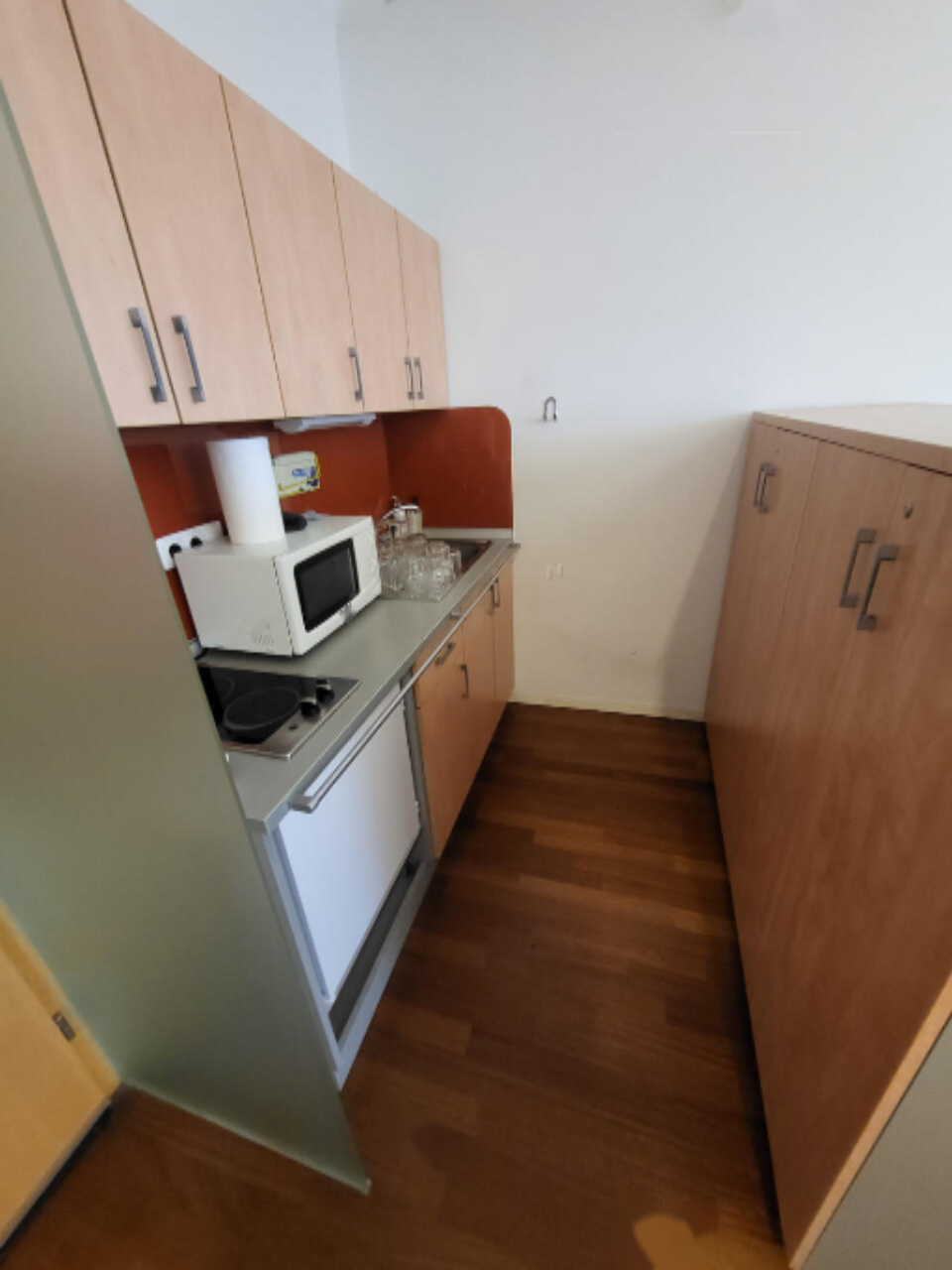 Oficina en Liubliana, Eslovenia, 80 m² - imagen 11