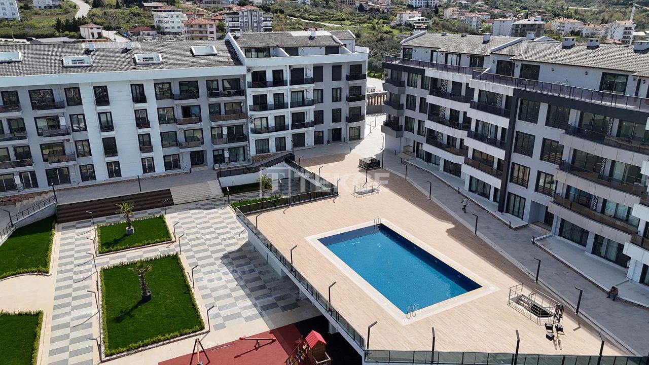 Apartment Çınarcık, Turkey, 200 m² - picture 1
