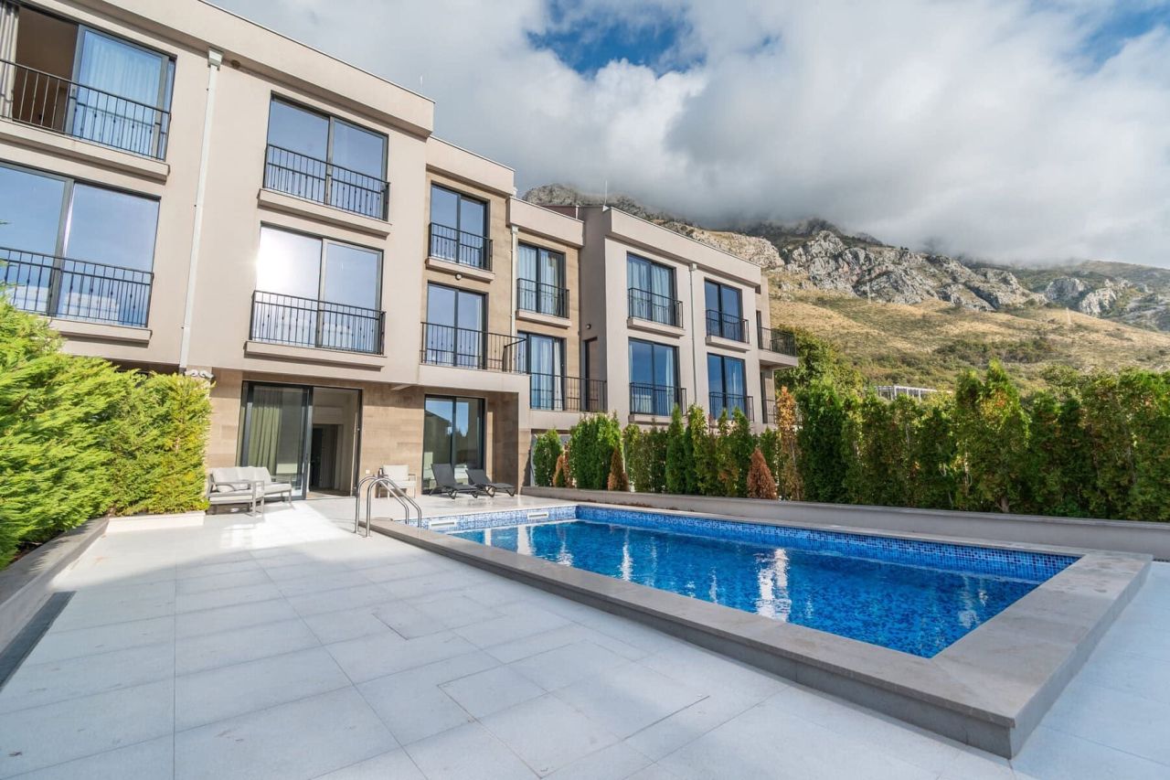 House in Budva, Montenegro, 220 m² - picture 2