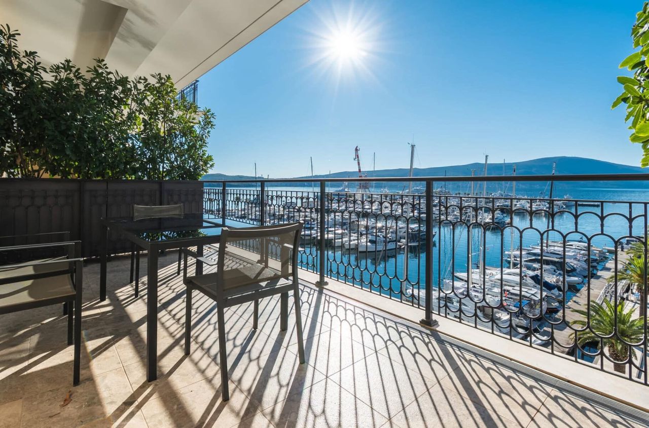 Appartamenti a Tivat, Montenegro, 252 m² - foto 11