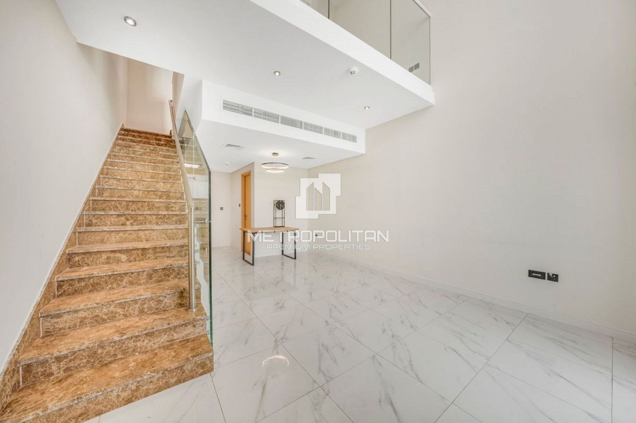 Townhouse in Dubai, UAE, 53 m² - picture 1