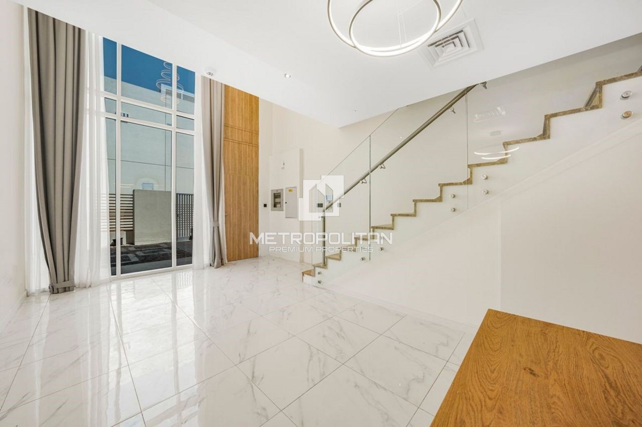 Townhouse in Dubai, UAE, 53 m² - picture 2