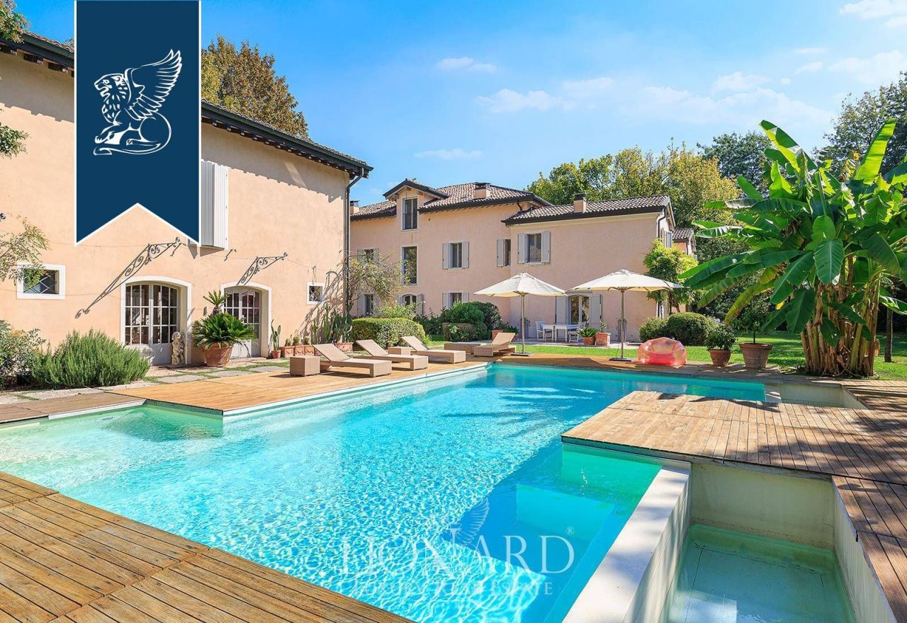 Villa in Reggio Emilia, Italien, 1 200 m² - Foto 4