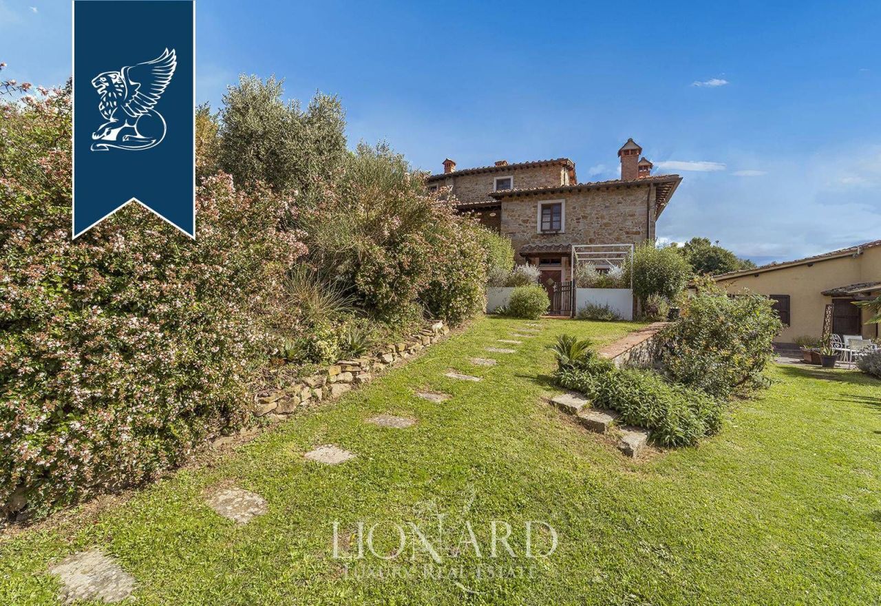 Farm in Arezzo, Italy, 650 m² - picture 8