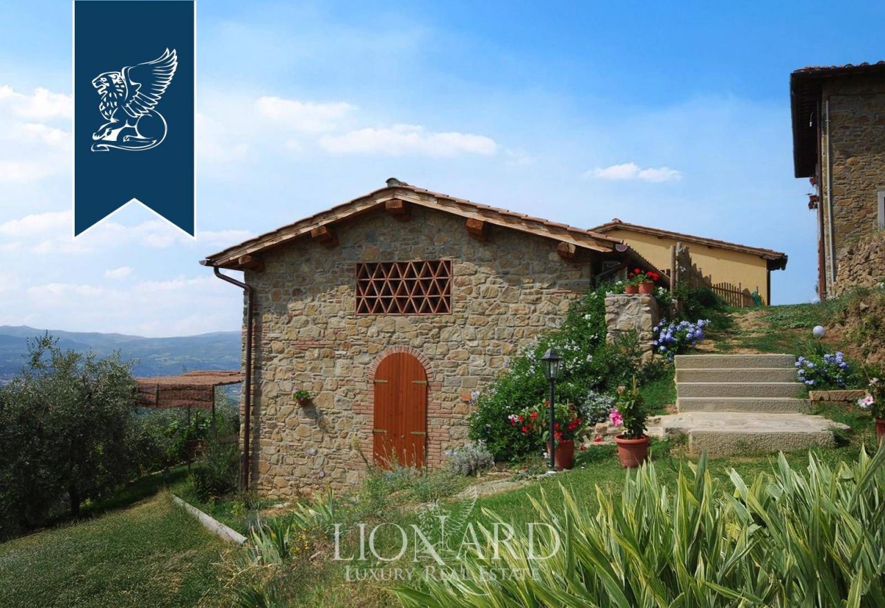 Farm in Arezzo, Italy, 650 m² - picture 12