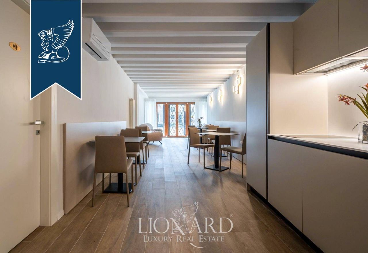 Apartment in Venice, Italy, 317 m² - picture 16