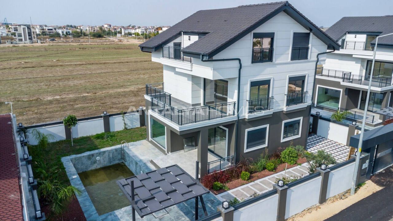 Villa in Serik, Türkei, 277 m² - Foto 2