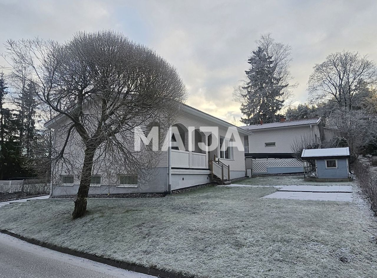 Casa a Vantaa, Finlandia, 140.2 m² - foto 1