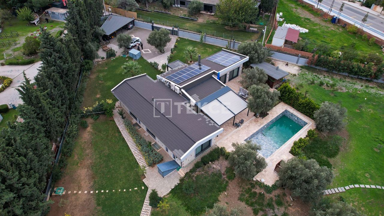 Villa Güzelbahçe, Turchia, 750 m² - foto 1