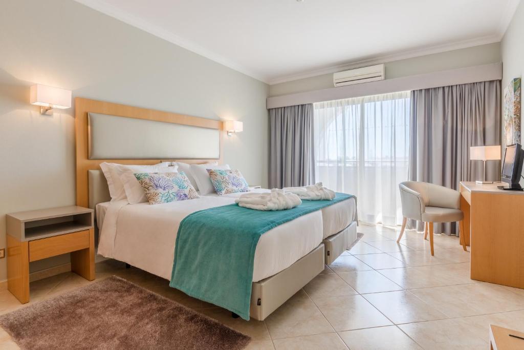 Hotel en Albufeira, Portugal, 3 000 m² - imagen 1