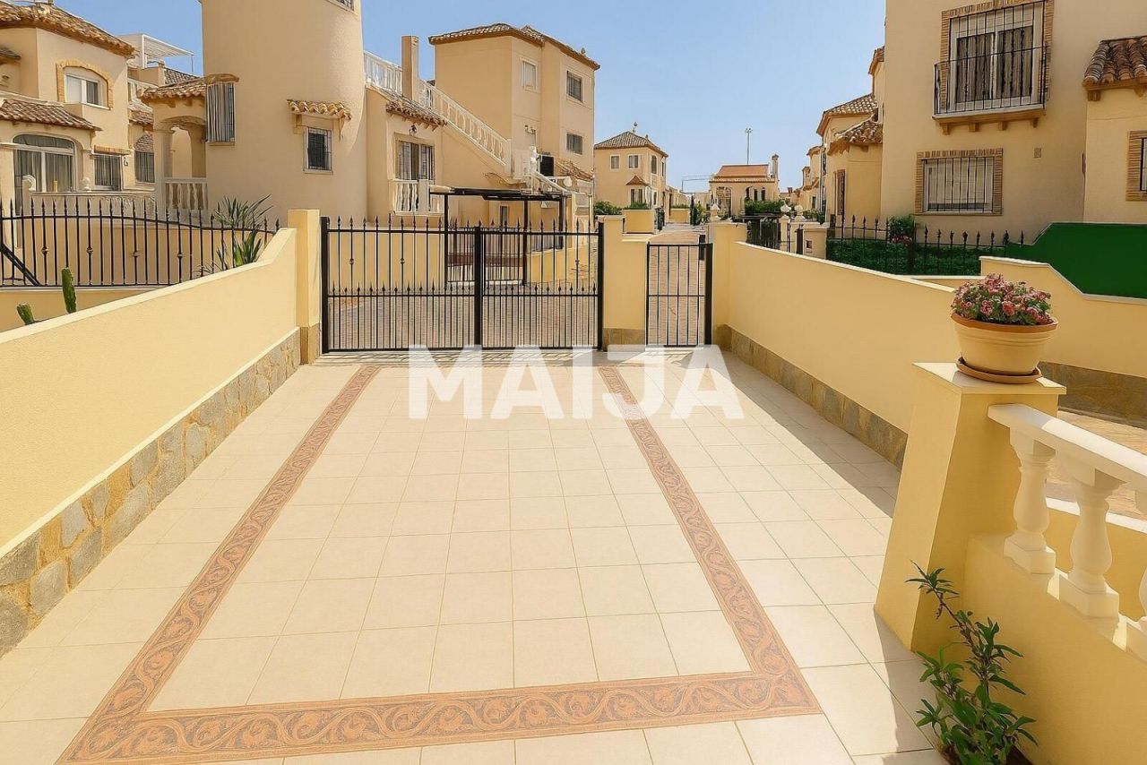Flat in Orihuela Costa, Spain, 55 m² - picture 9