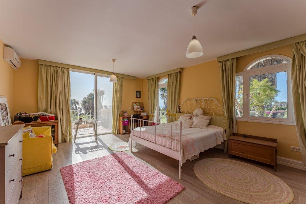 Villa en Santa Cruz de Tenerife, España, 732 m² - imagen 13