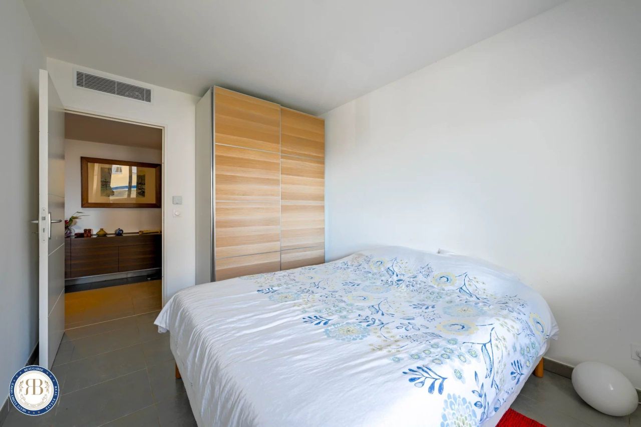 Flat in Cagnes-sur-Mer, France, 68 m² - picture 7