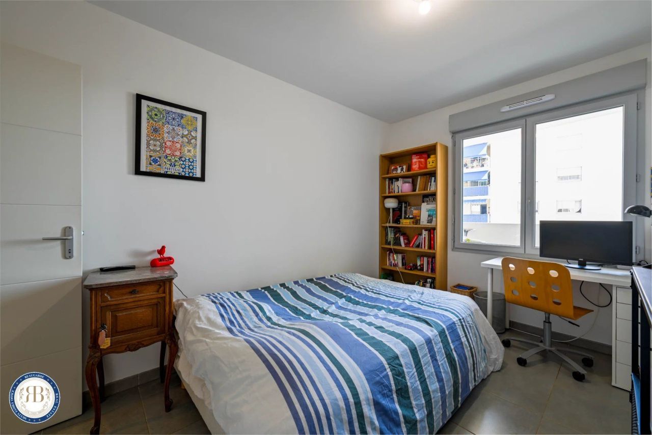 Flat in Cagnes-sur-Mer, France, 68 m² - picture 9