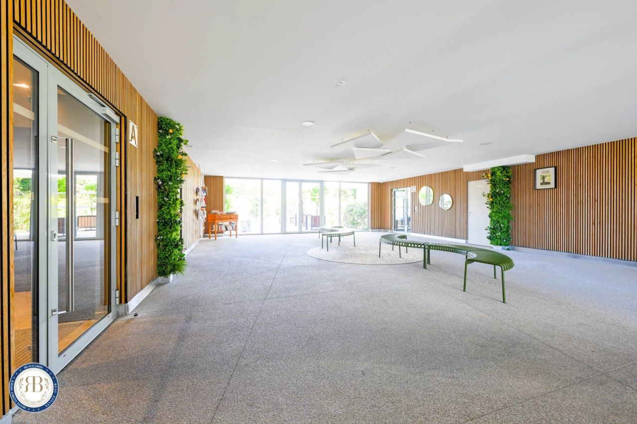 Flat in Cagnes-sur-Mer, France, 68 m² - picture 16