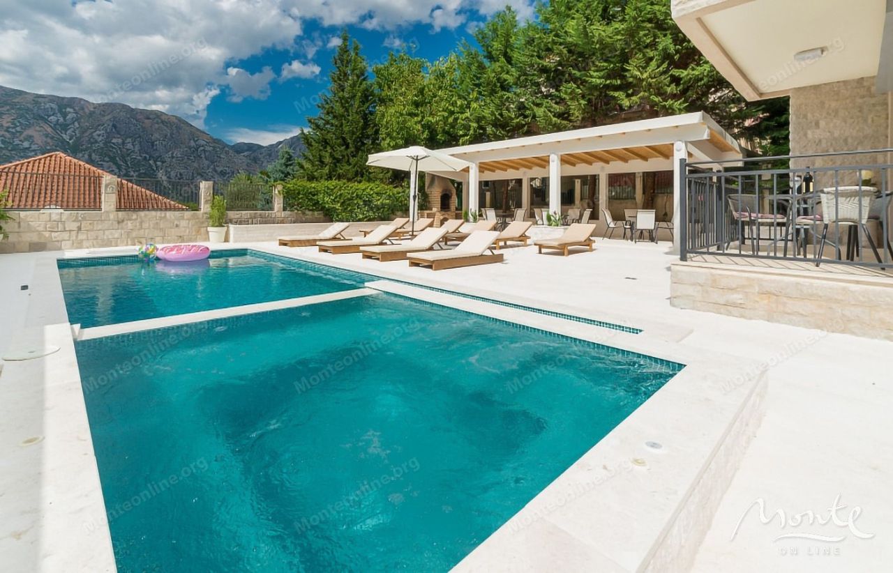 Villa à Stoliv, Monténégro, 350 m² - image 2