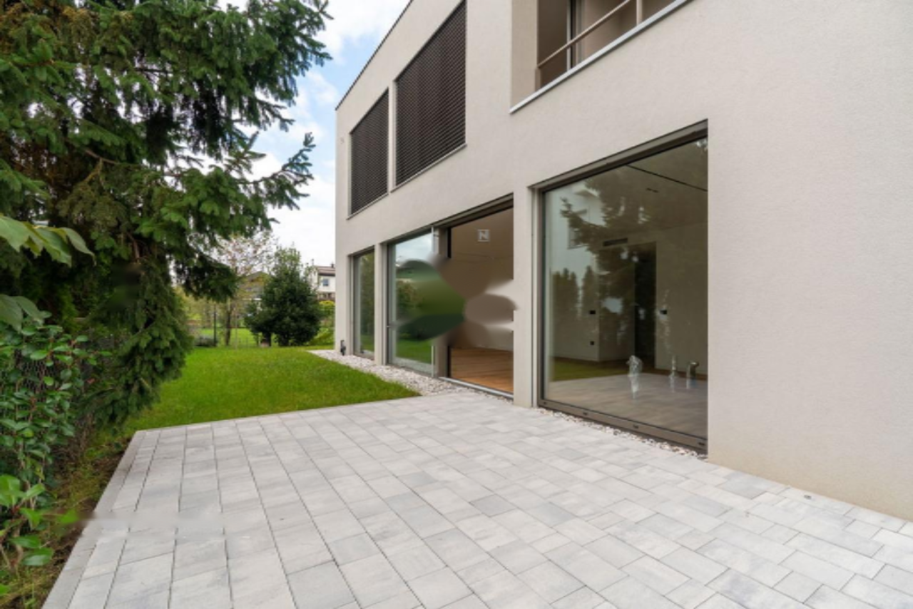 Flat in Ljubljana, Slovenia, 384 m² - picture 1