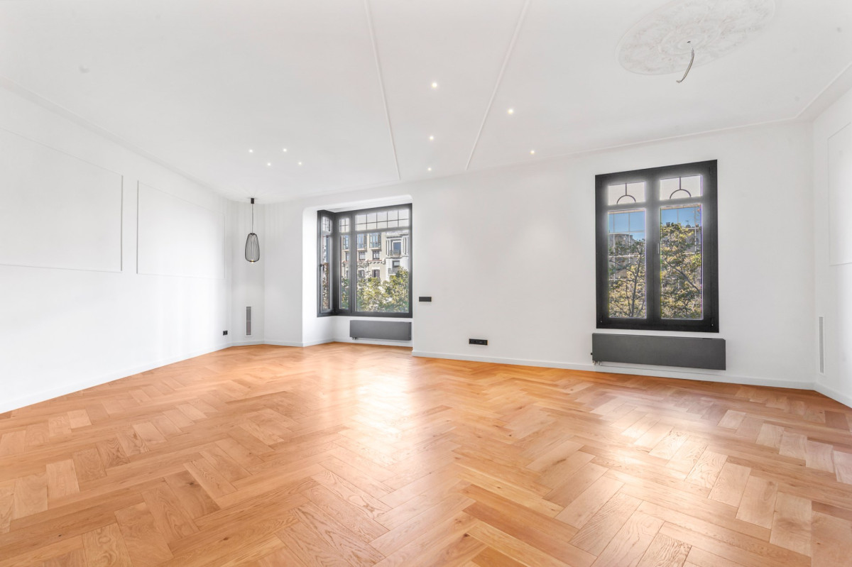 Flat in Barcelona, Spain, 159 m² - picture 1