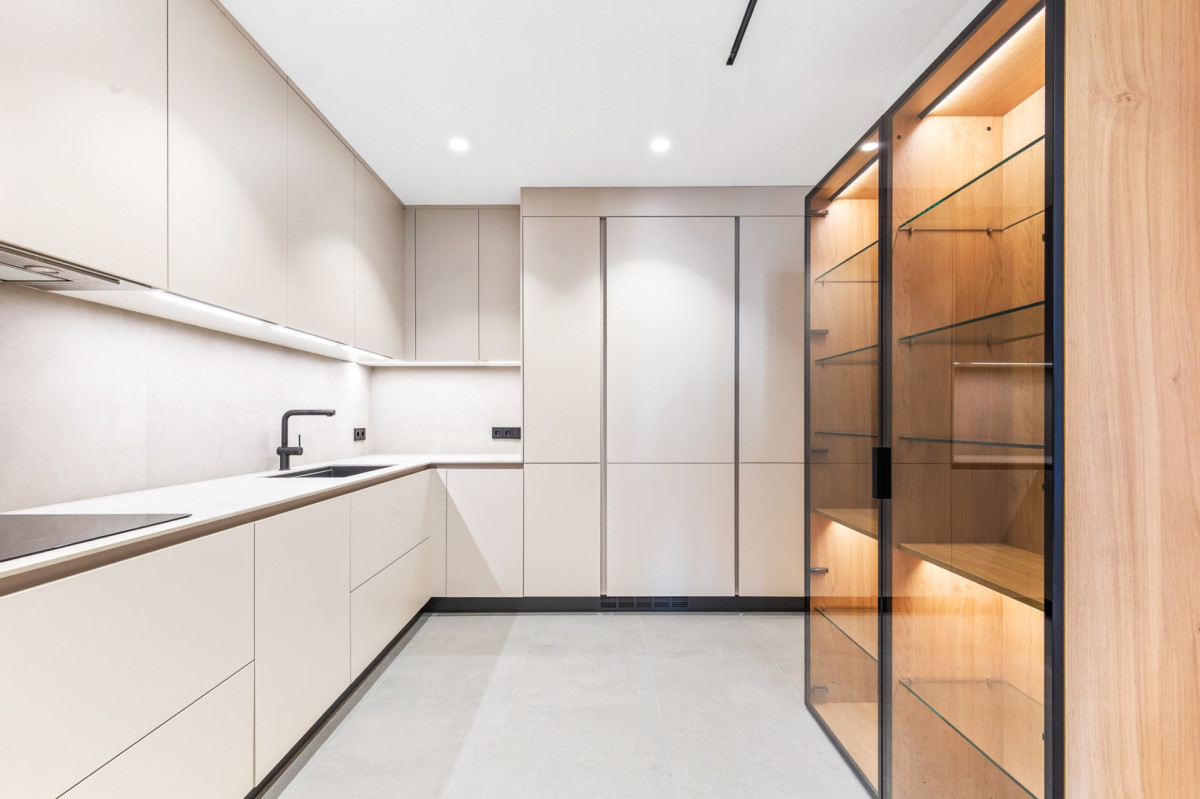 Flat in Barcelona, Spain, 159 m² - picture 2