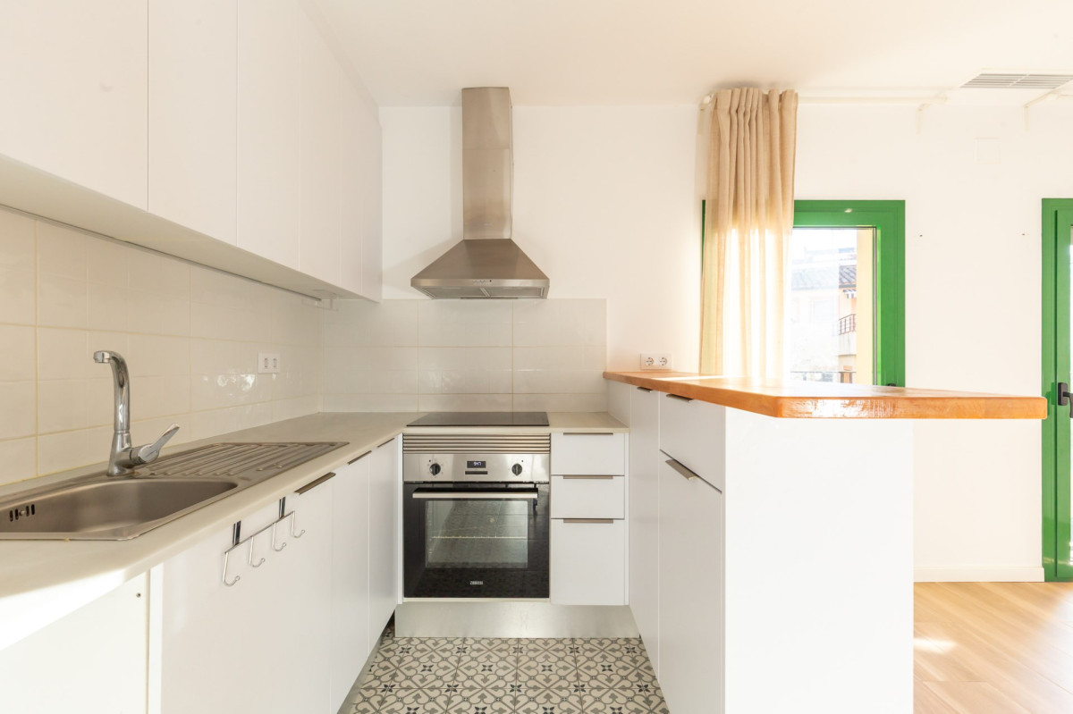 Flat in Barcelona, Spain, 86 m² - picture 7