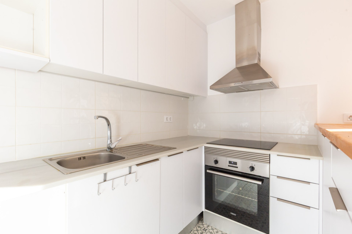 Flat in Barcelona, Spain, 86 m² - picture 9