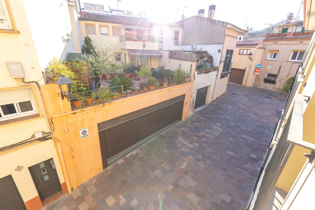 Flat in Barcelona, Spain, 86 m² - picture 10