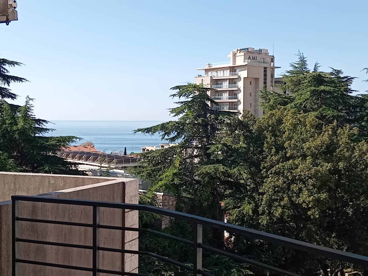 Appartement à Petrovac, Monténégro, 88 m² - image 1