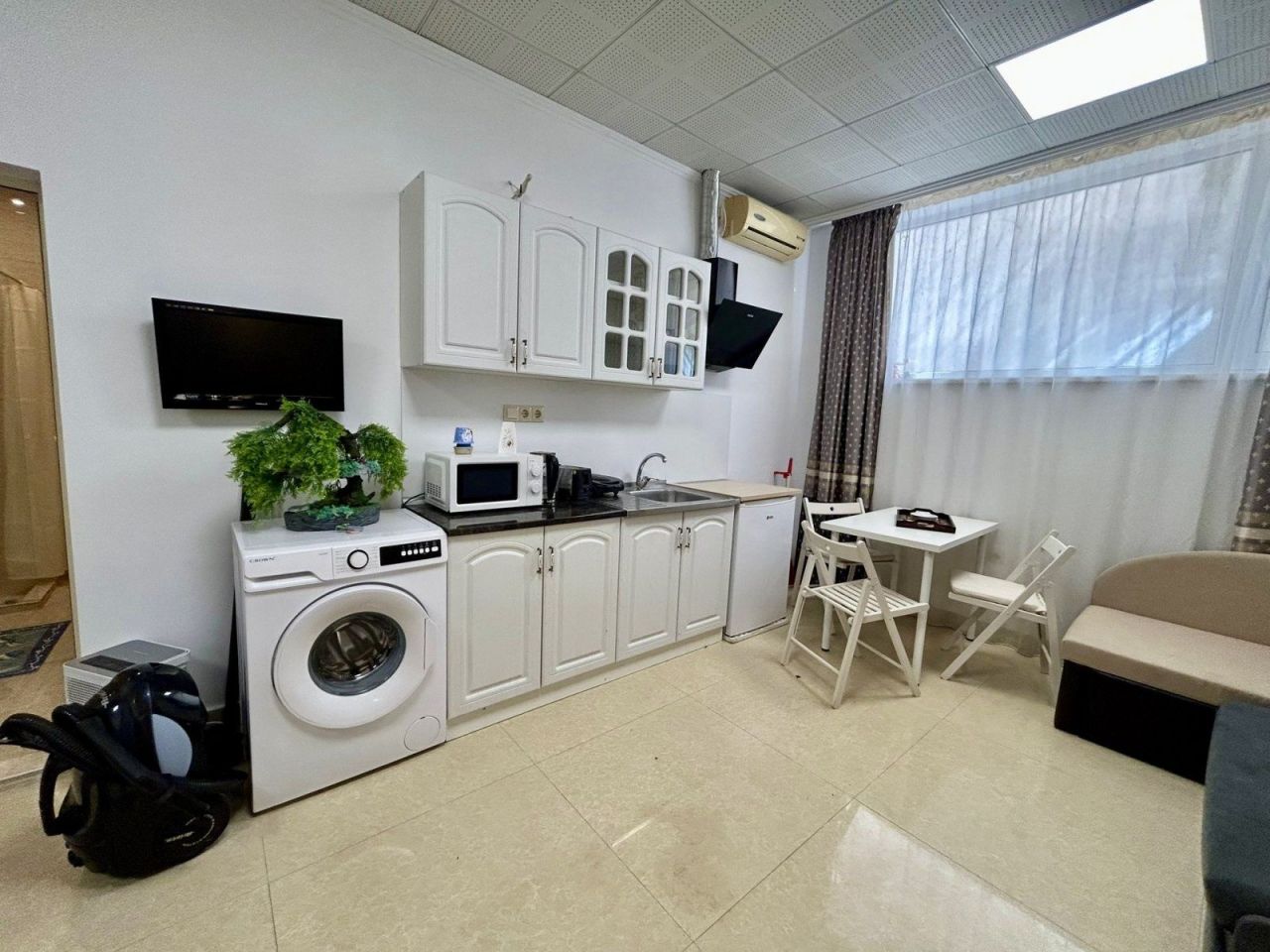 Gewerbeimmobilien in Sonnenstrand, Bulgarien, 35 m² - Foto 1