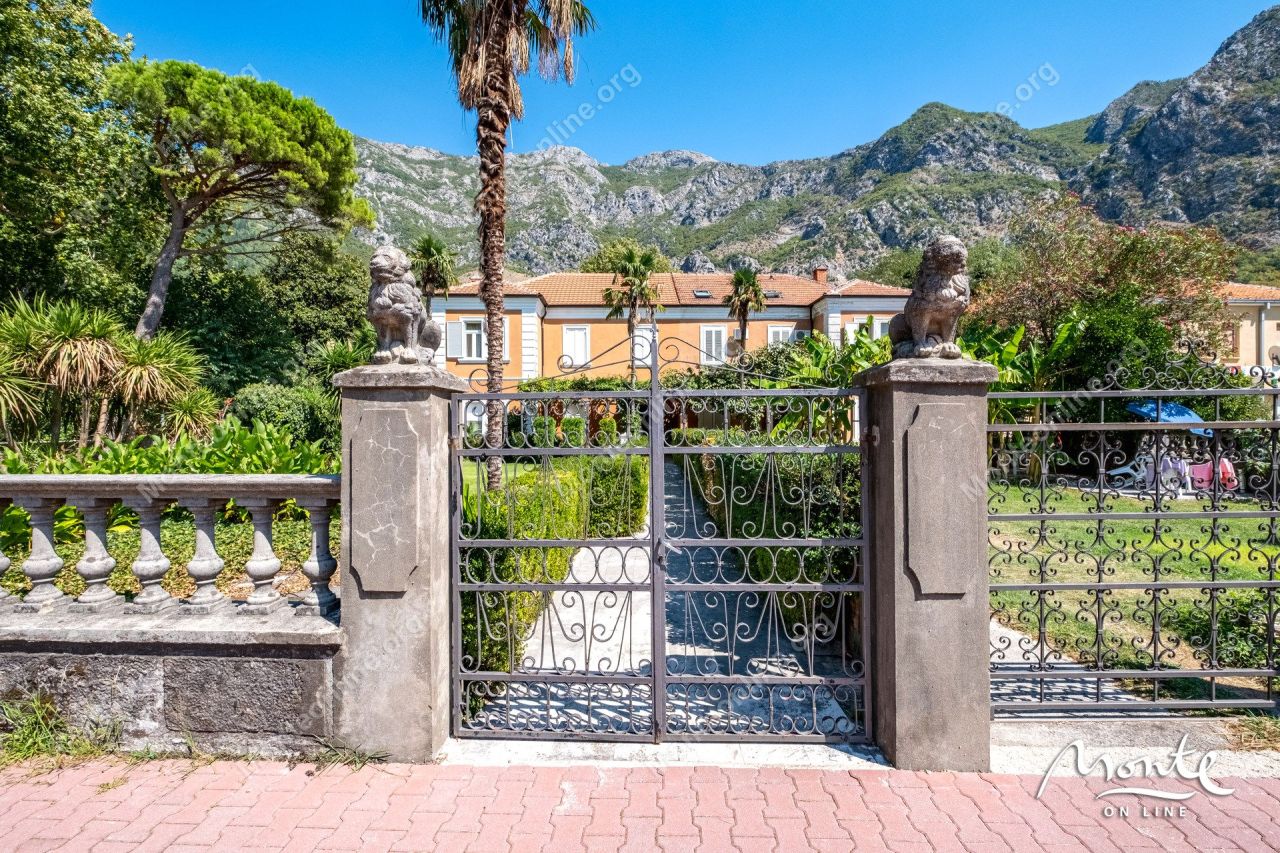 Villa in Risan, Montenegro, 112 m² - Foto 2