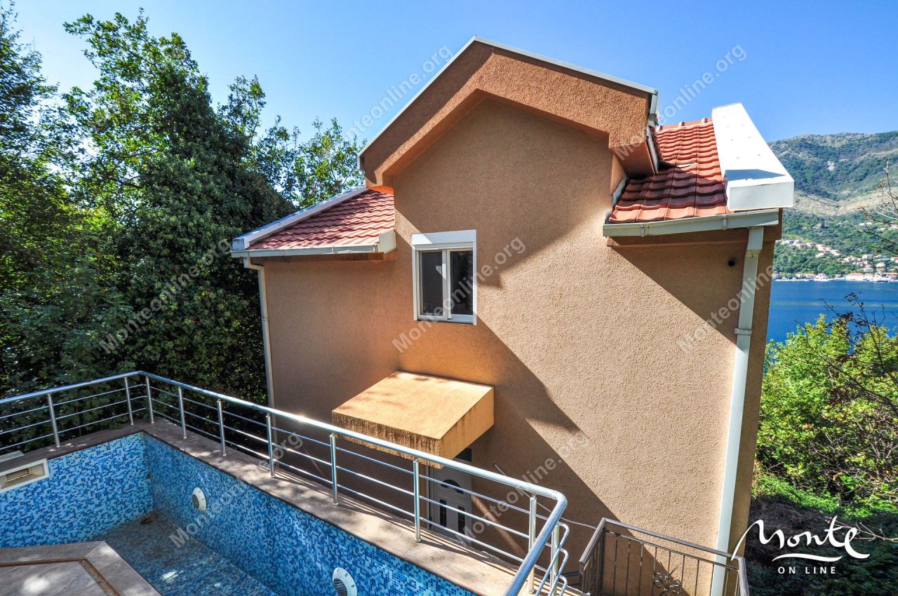 Villa a Lepetane, Montenegro, 148 m² - foto 3
