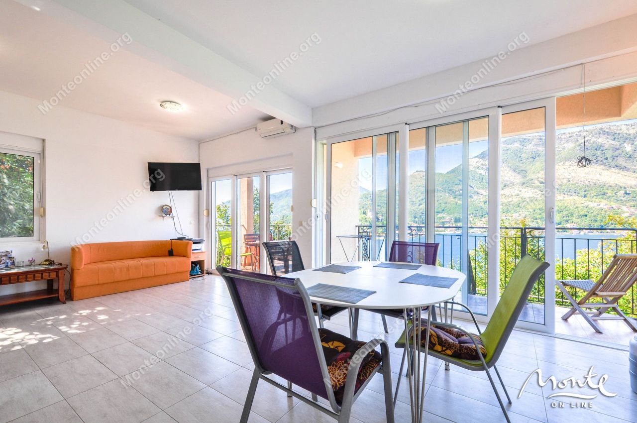 Villa a Lepetane, Montenegro, 148 m² - foto 6